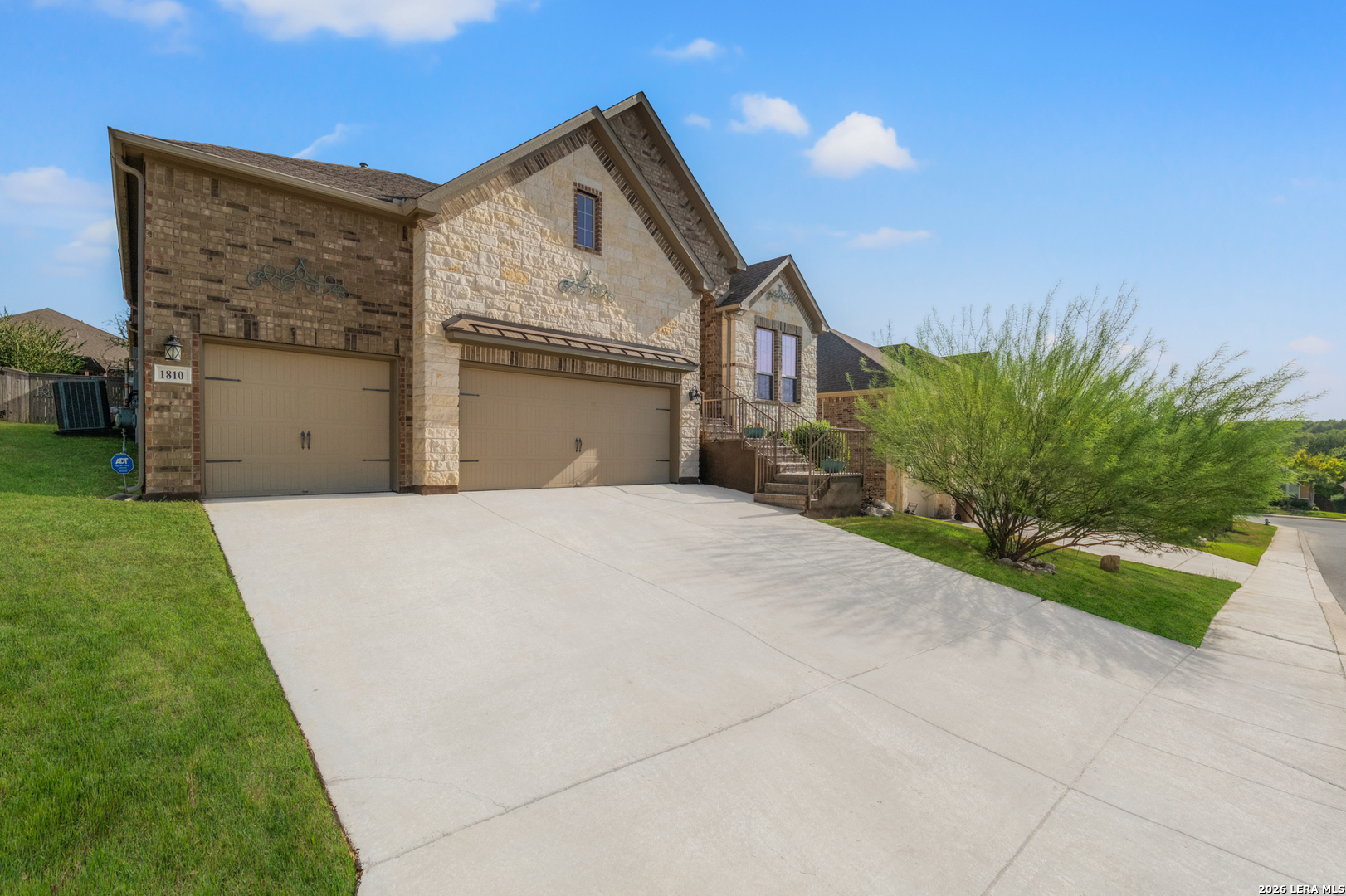 1810 LAWSON RDG, San Antonio, TX 78260