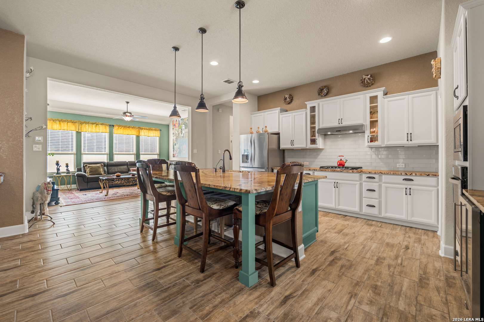 1810 LAWSON RDG, San Antonio, TX 78260