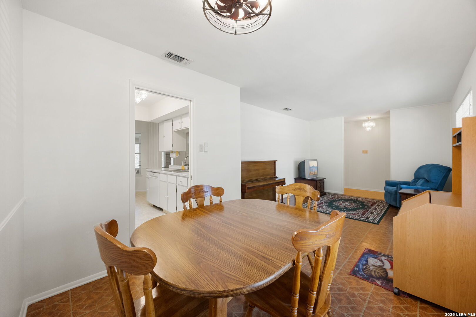 5247 Round Table, San Antonio, TX 78218