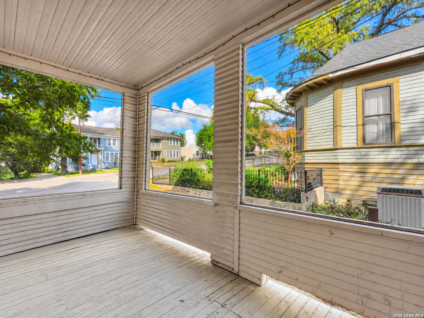 422 W Mistletoe, San Antonio, TX 78212