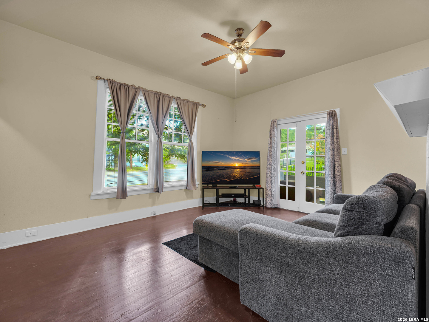 422 W Mistletoe, San Antonio, TX 78212