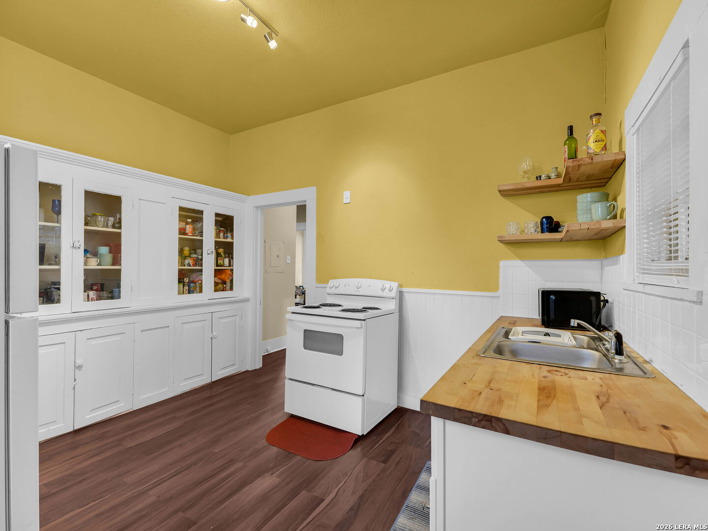 422 W Mistletoe, San Antonio, TX 78212