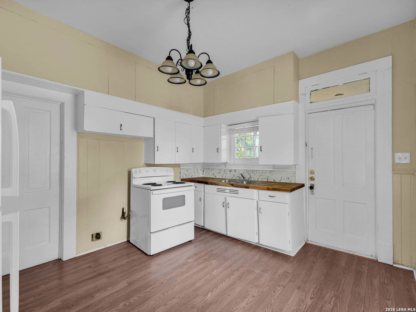 422 W Mistletoe, San Antonio, TX 78212