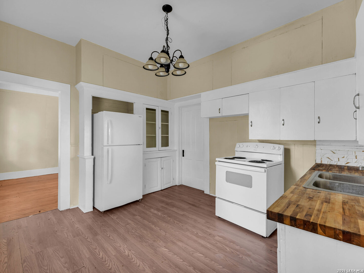 422 W Mistletoe, San Antonio, TX 78212