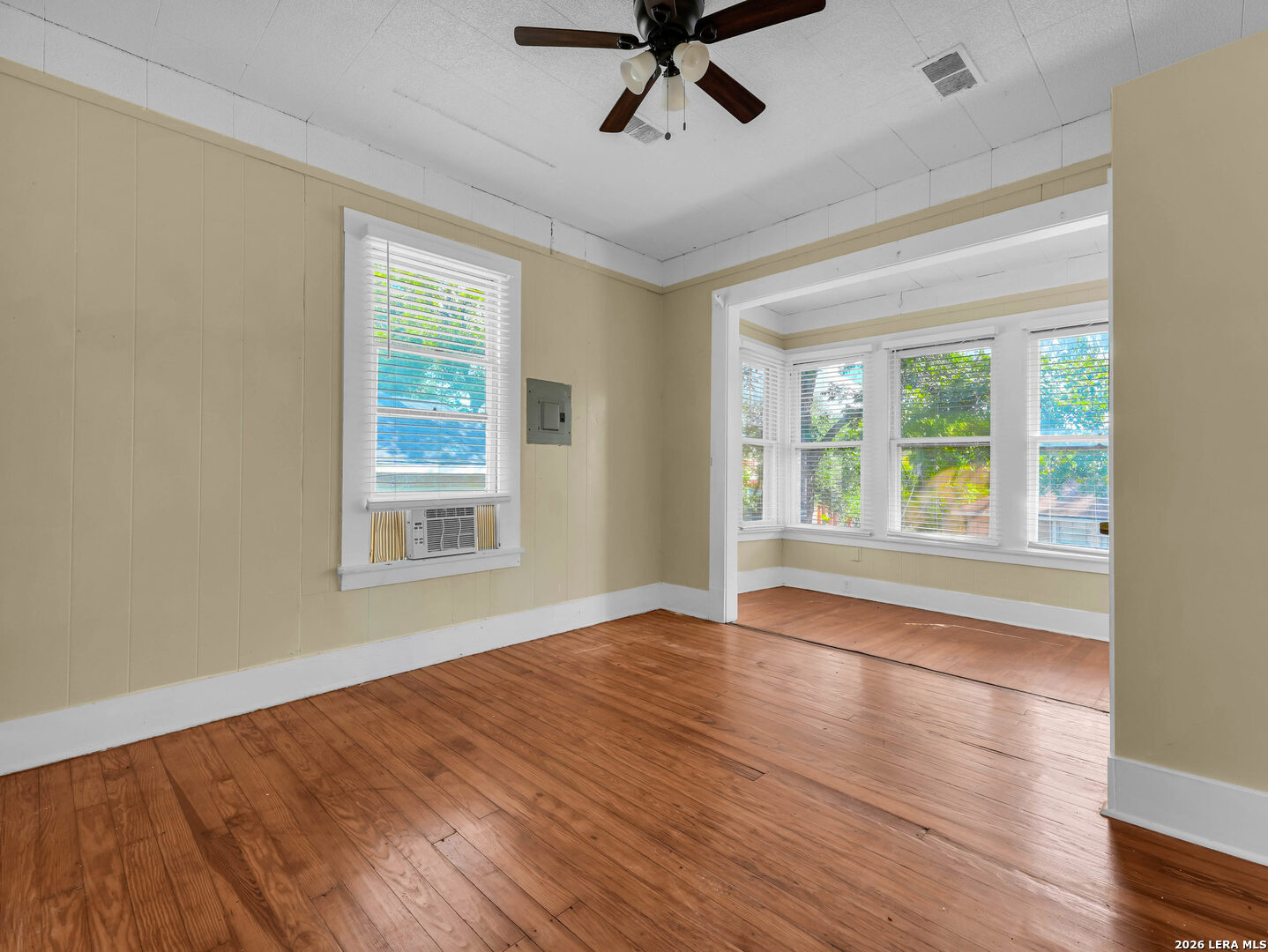 422 W Mistletoe, San Antonio, TX 78212