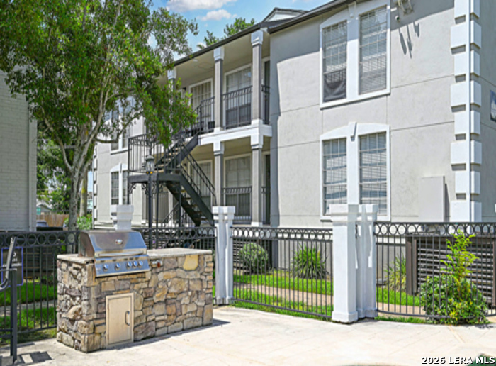 1901 LAKESIDE DR, #402, Seabrook, TX 77586