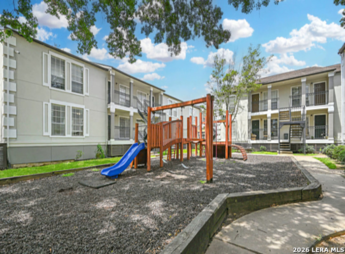1901 LAKESIDE DR, #402, Seabrook, TX 77586