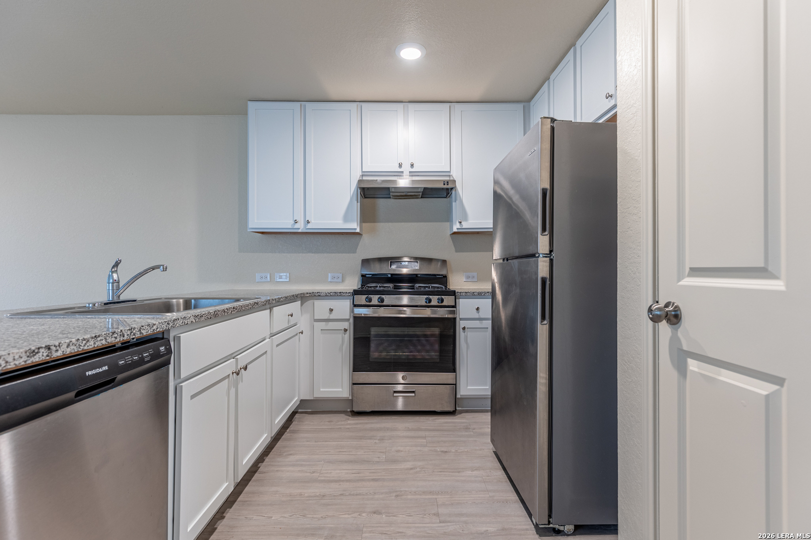 2907 CHARPAK DR, Converse, TX 78109