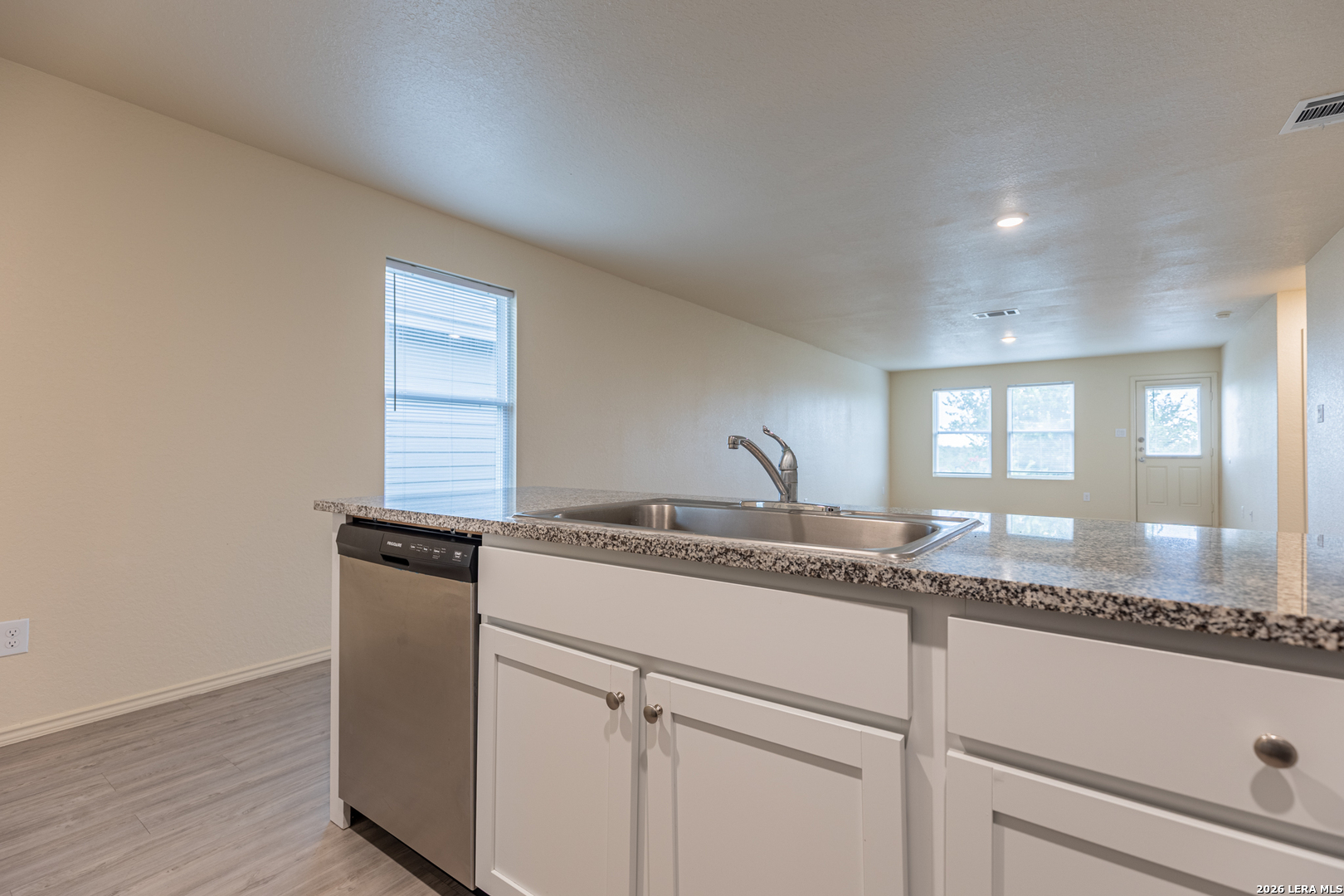 2907 CHARPAK DR, Converse, TX 78109