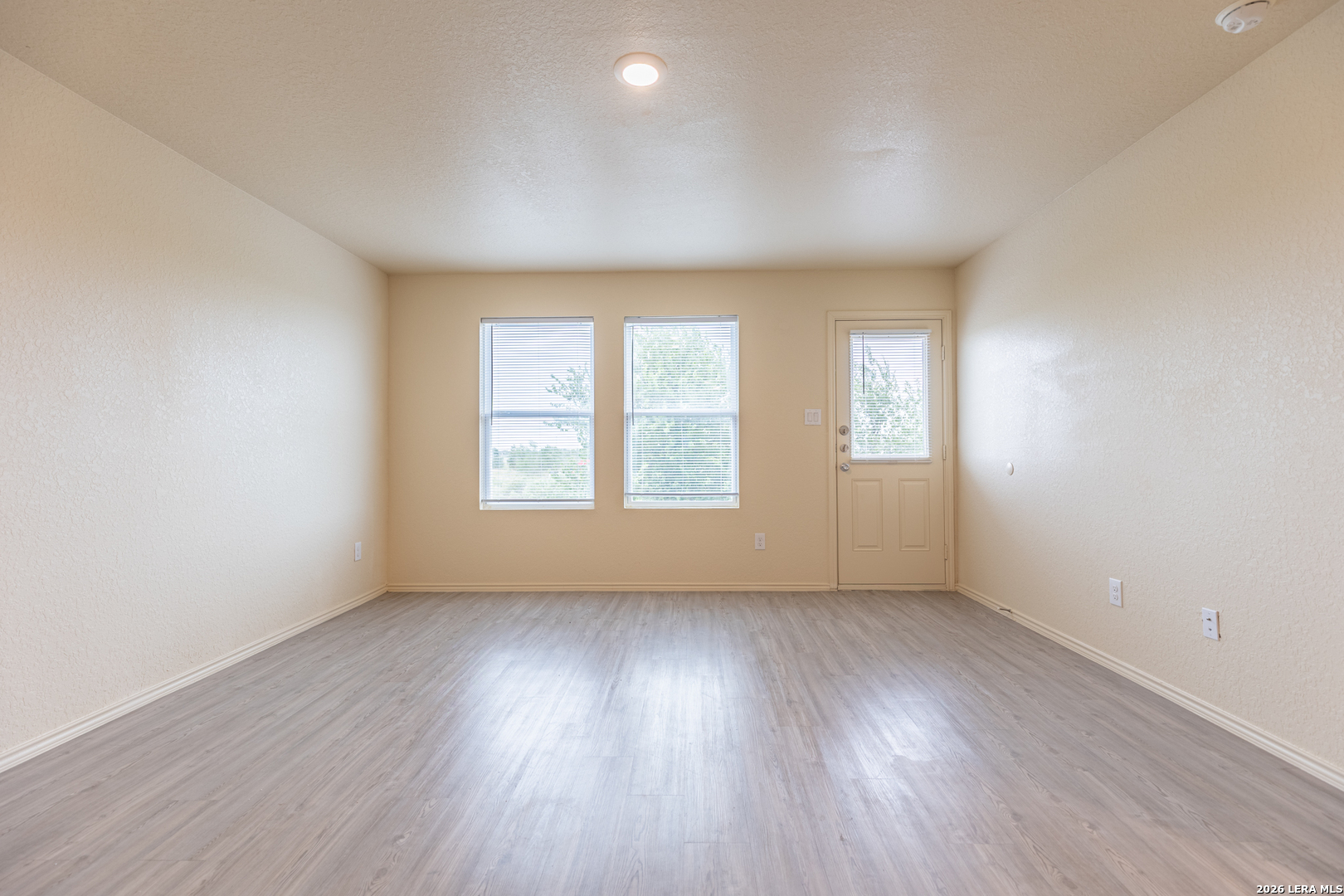 2907 CHARPAK DR, Converse, TX 78109