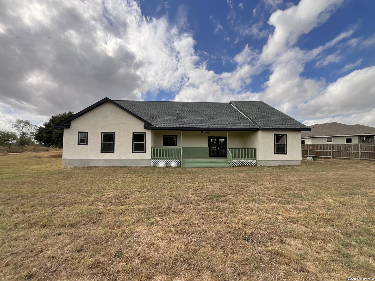 185 E MEDIUM MEADOW DR, Lytle, TX 78052