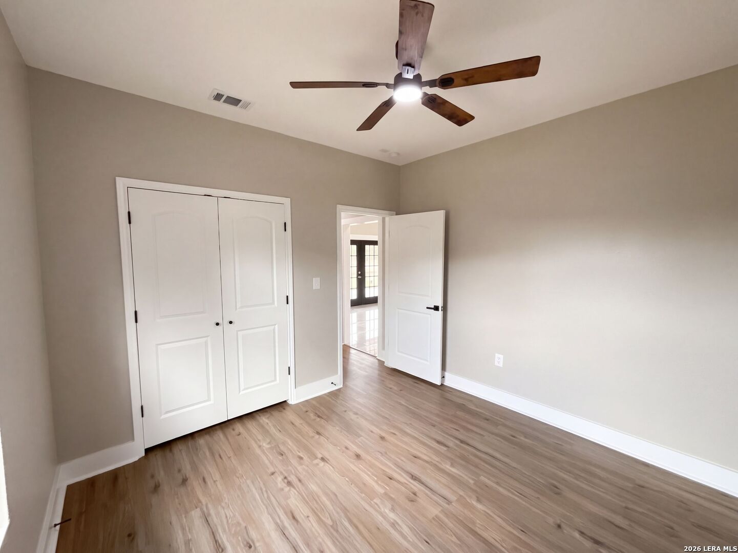 185 E MEDIUM MEADOW DR, Lytle, TX 78052