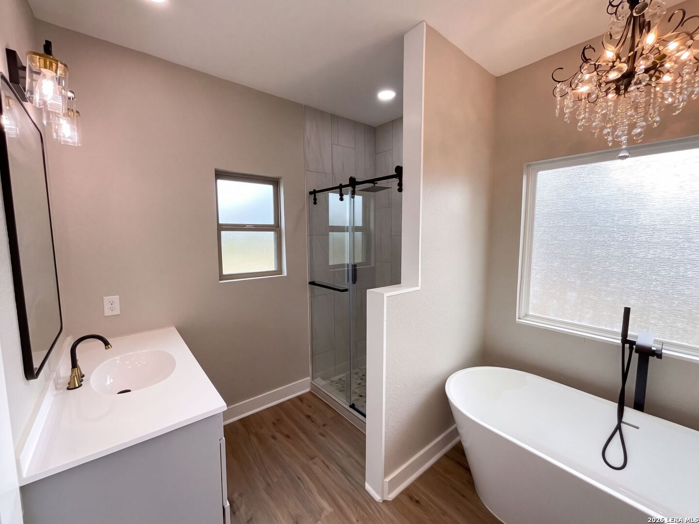 185 E MEDIUM MEADOW DR, Lytle, TX 78052