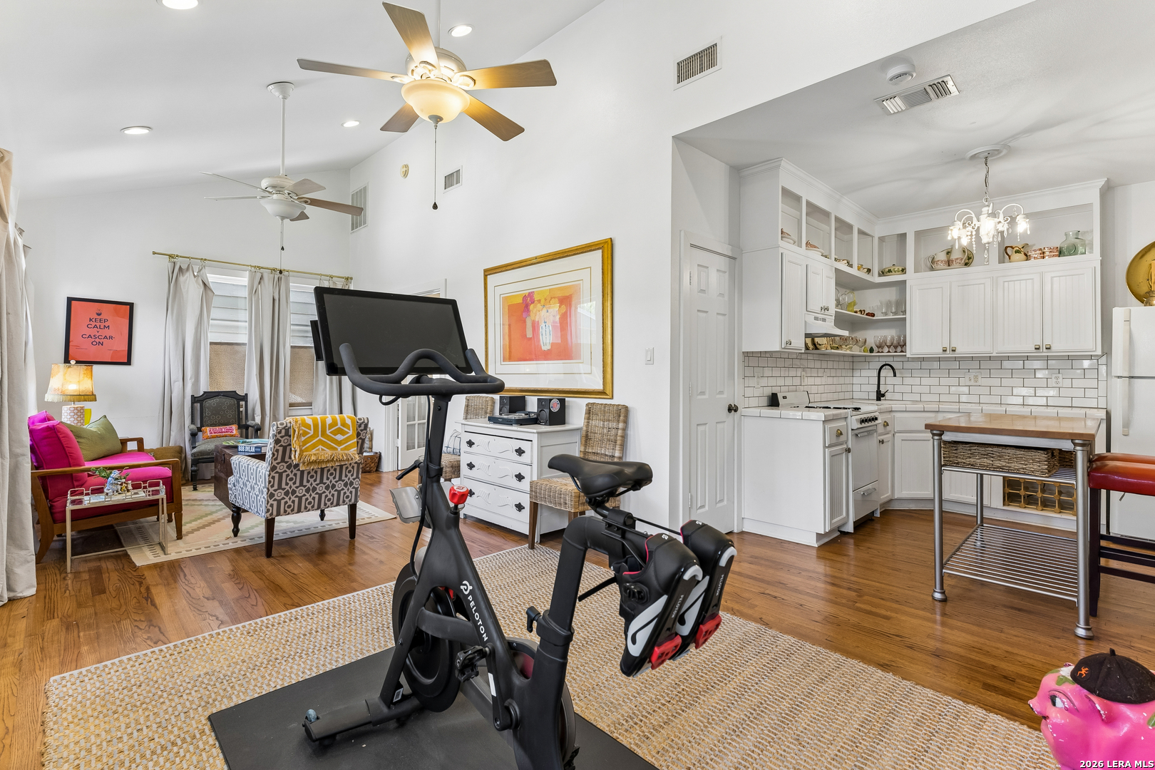 210 W Hollywood Ave, San Antonio, TX 78212