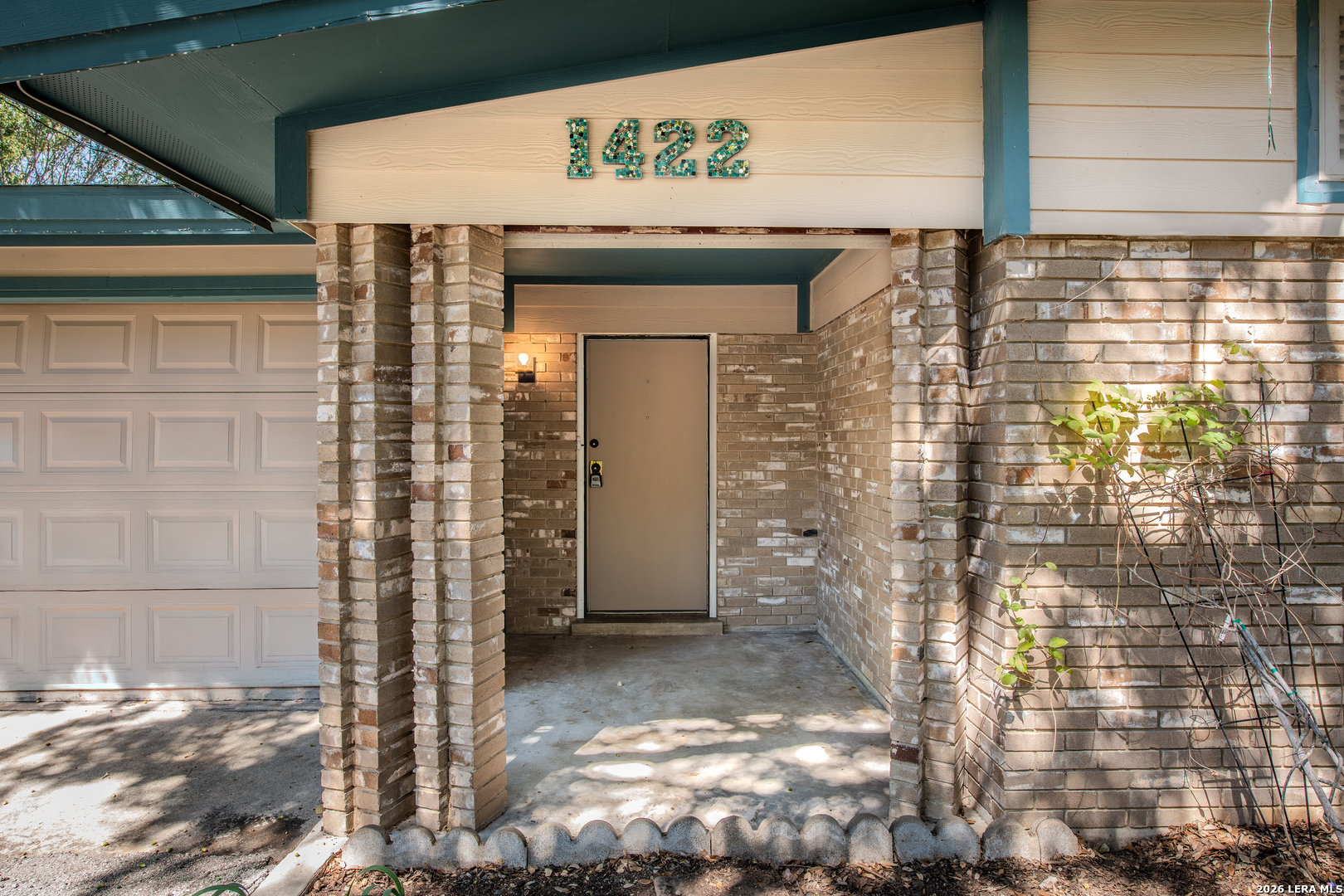 Property photo for 1422 Mockingbird, Seguin, TX