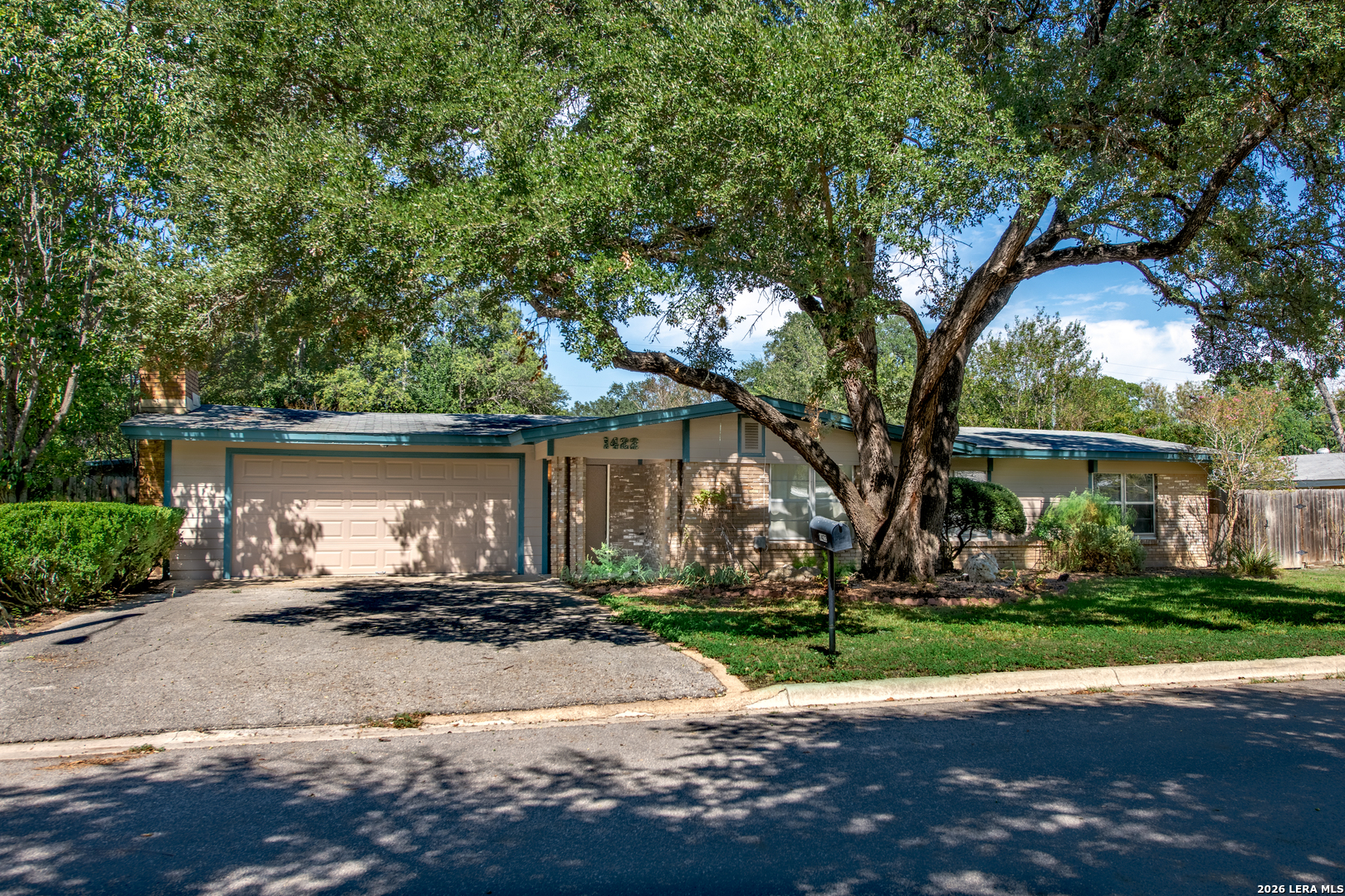 1422 Mockingbird, Seguin, TX 78155