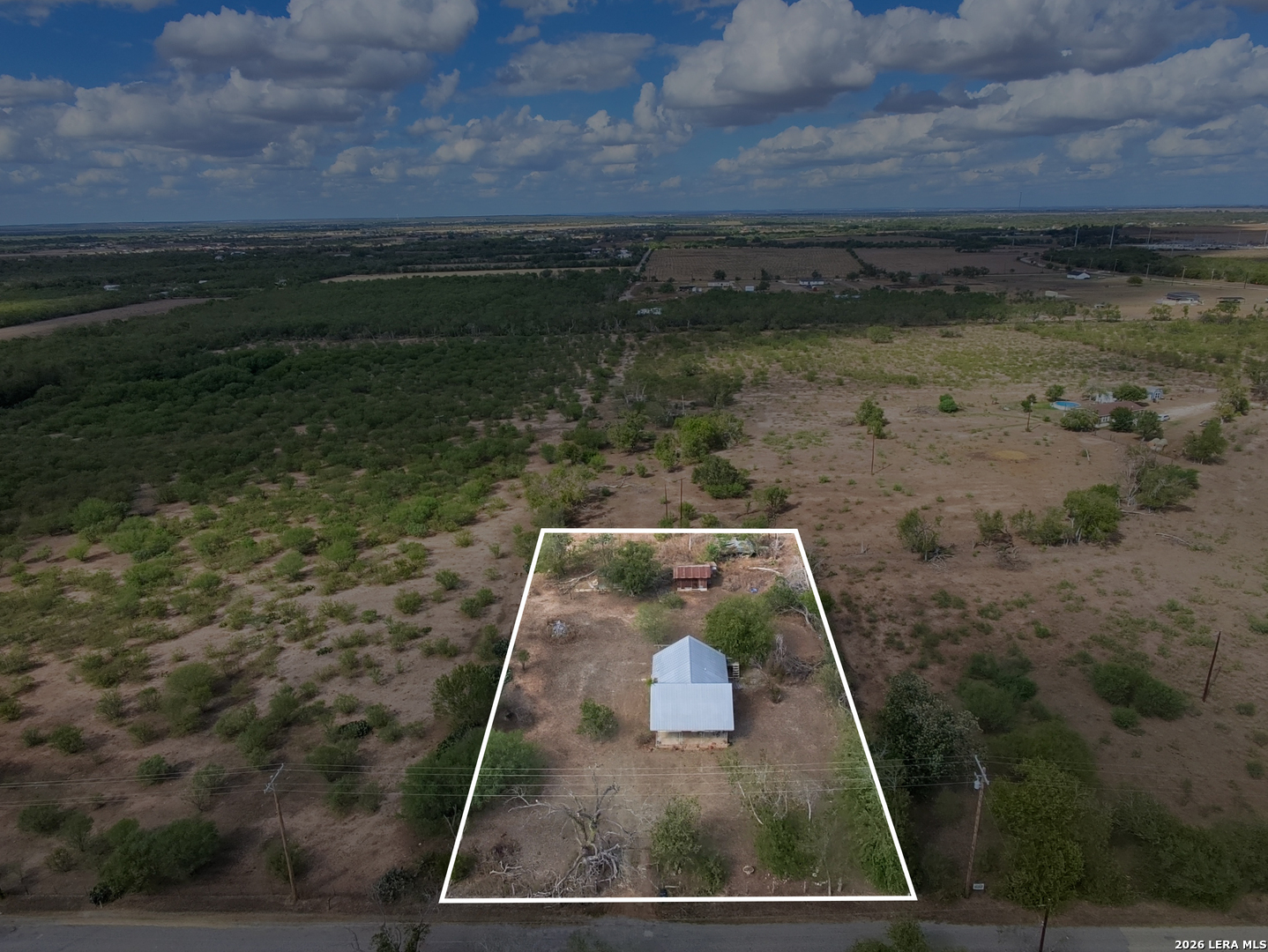455 E COUNTY ROAD 6714, Natalia, TX 78059