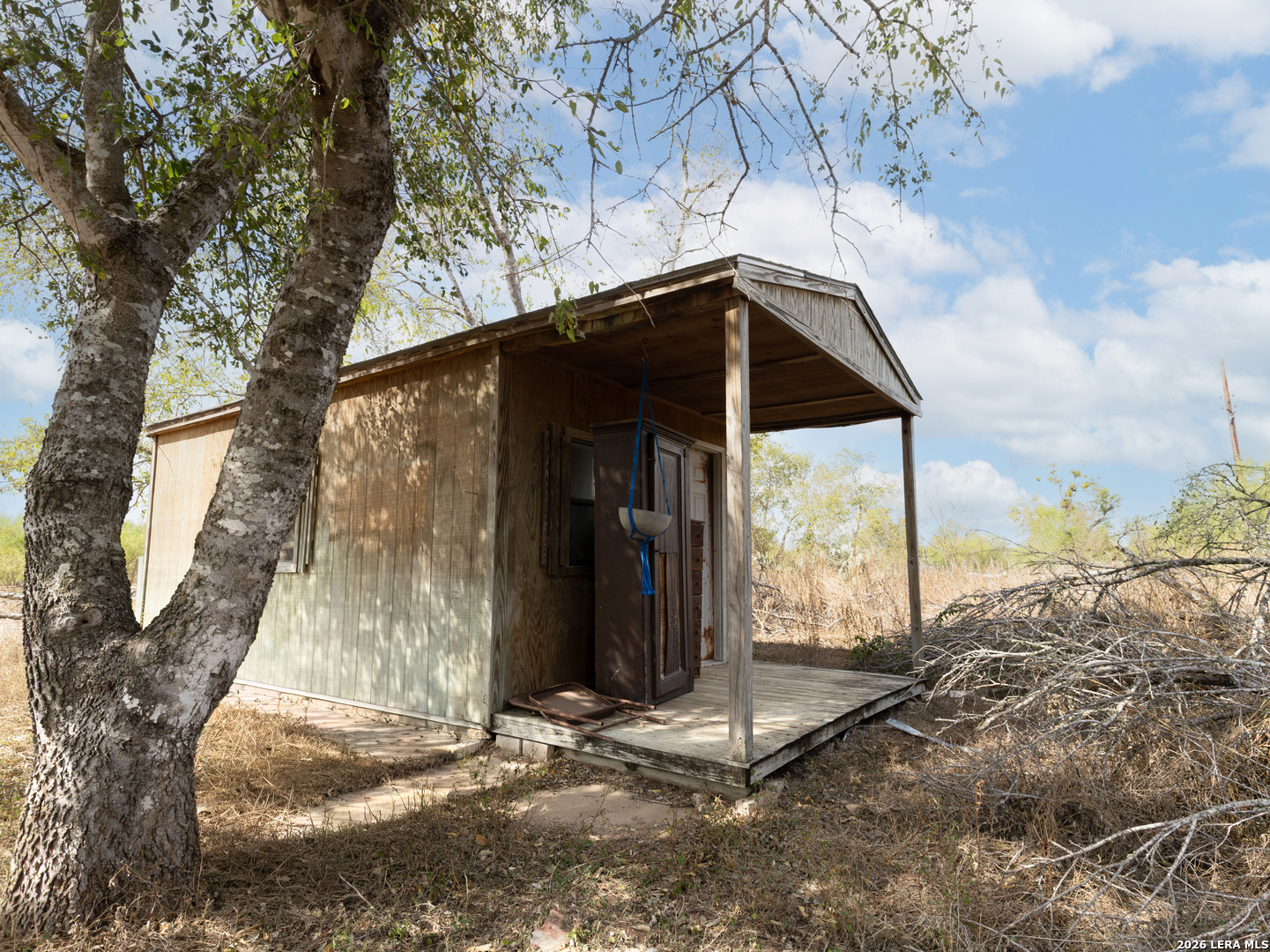 455 E COUNTY ROAD 6714, Natalia, TX 78059