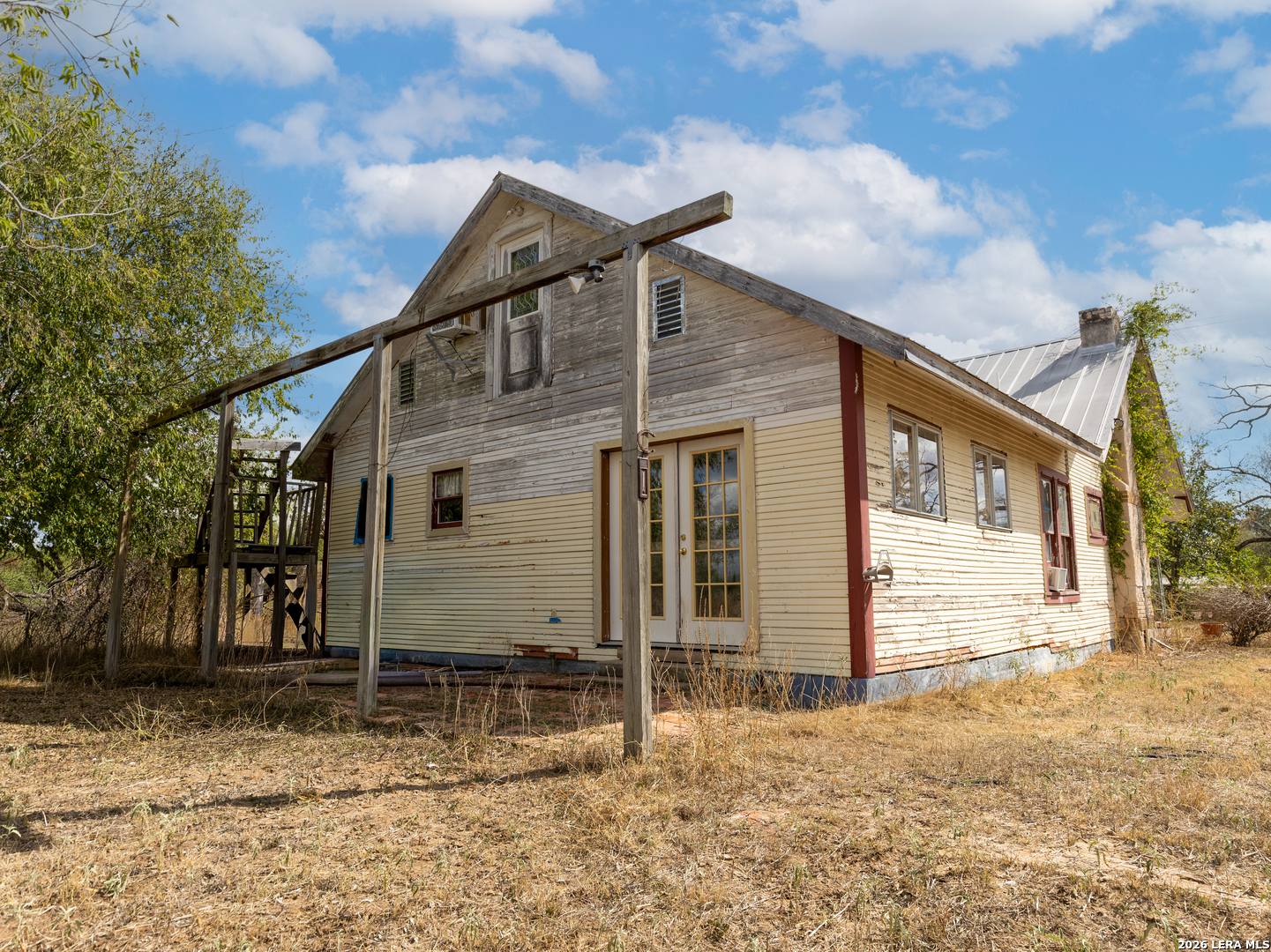 455 E COUNTY ROAD 6714, Natalia, TX 78059