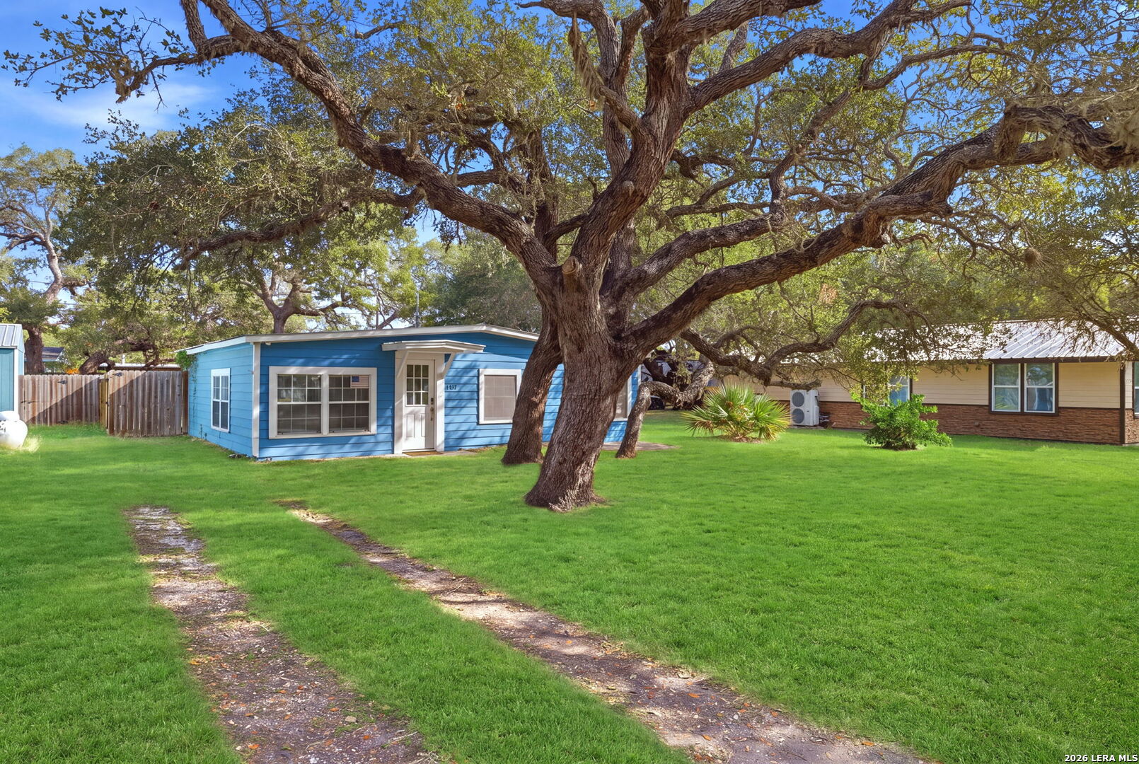 119 Palm St, Rockport, TX 78382