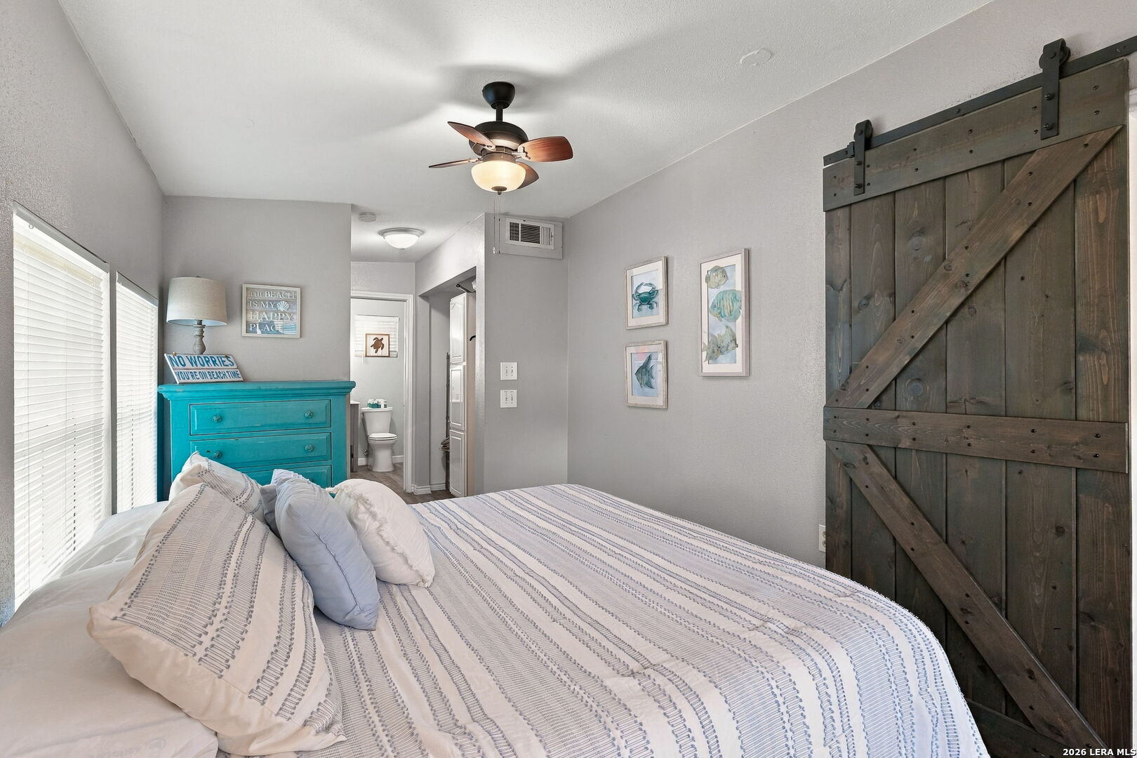 119 Palm St, Rockport, TX 78382