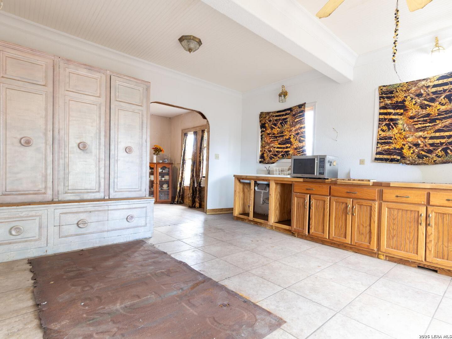 455 E COUNTY ROAD 6714, Natalia, TX 78059