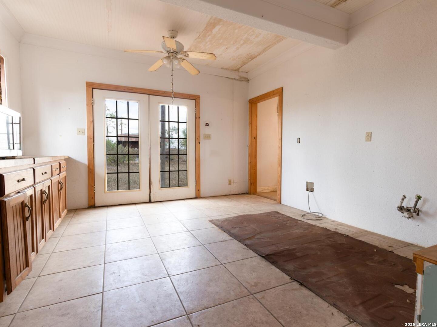 455 E COUNTY ROAD 6714, Natalia, TX 78059