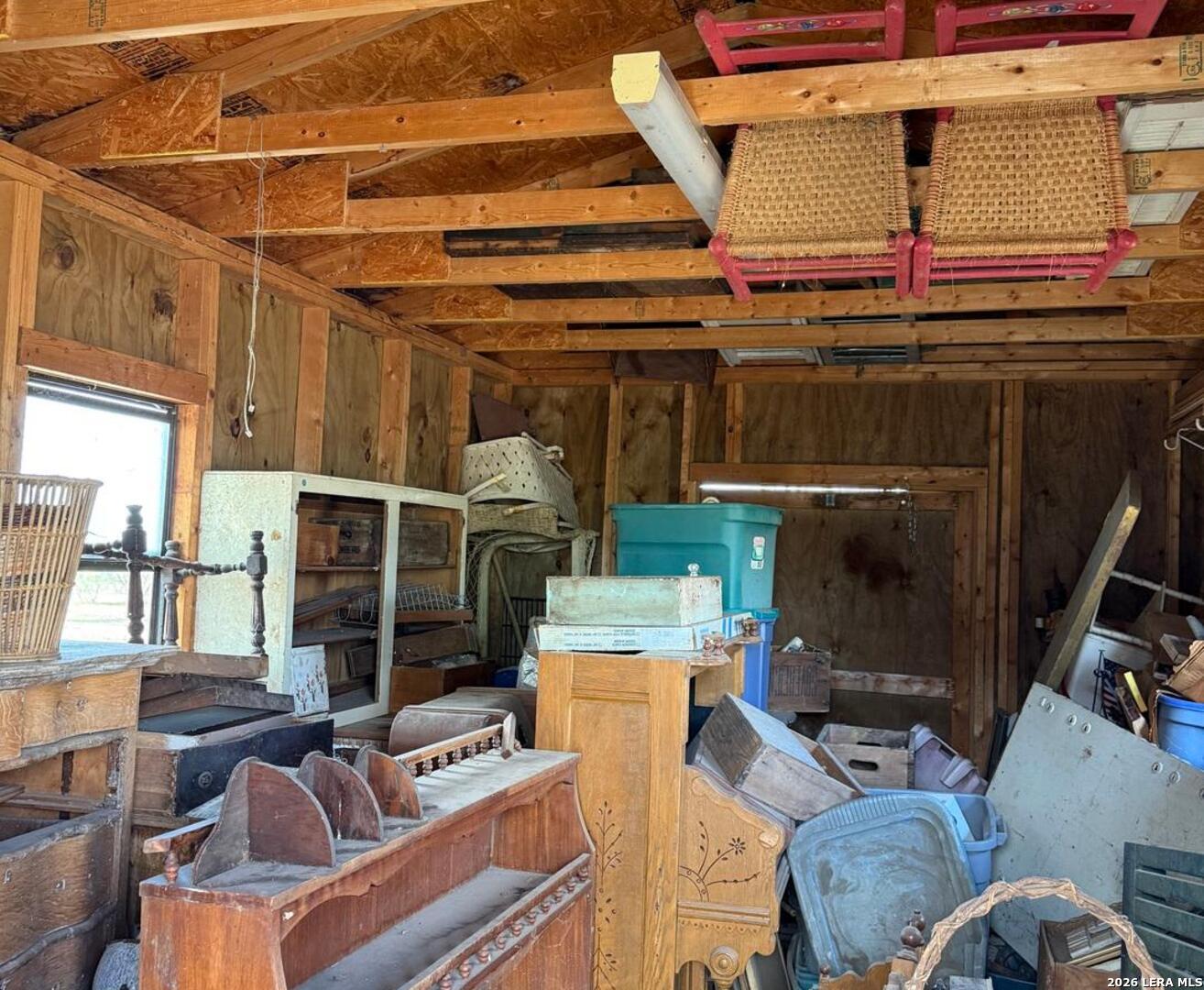 455 E COUNTY ROAD 6714, Natalia, TX 78059