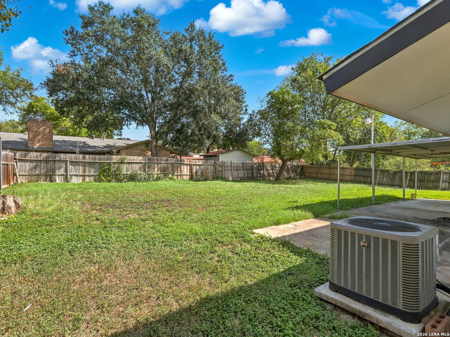 8006 RUSTIC FOREST DR, San Antonio, TX 78239