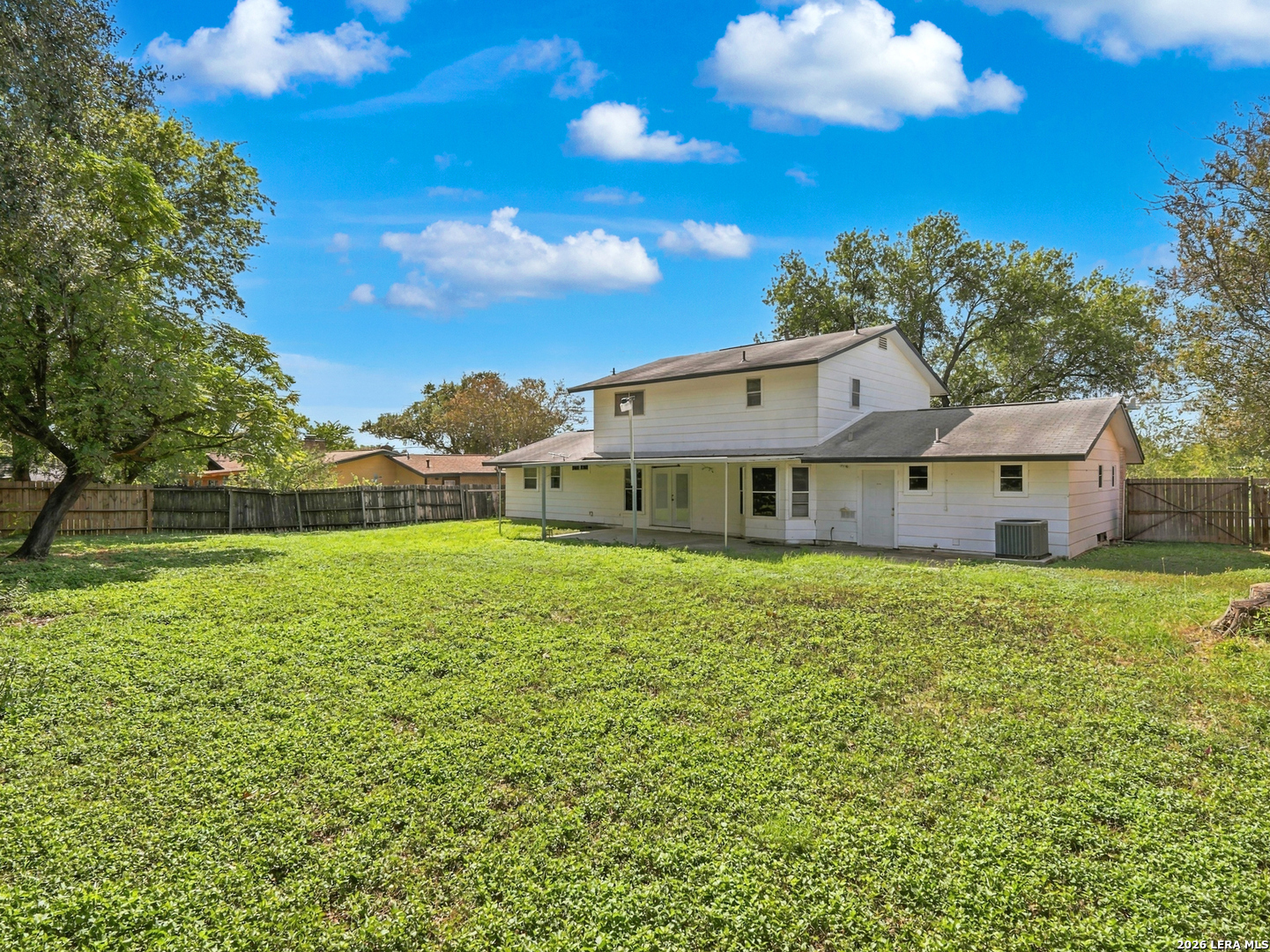 8006 RUSTIC FOREST DR, San Antonio, TX 78239