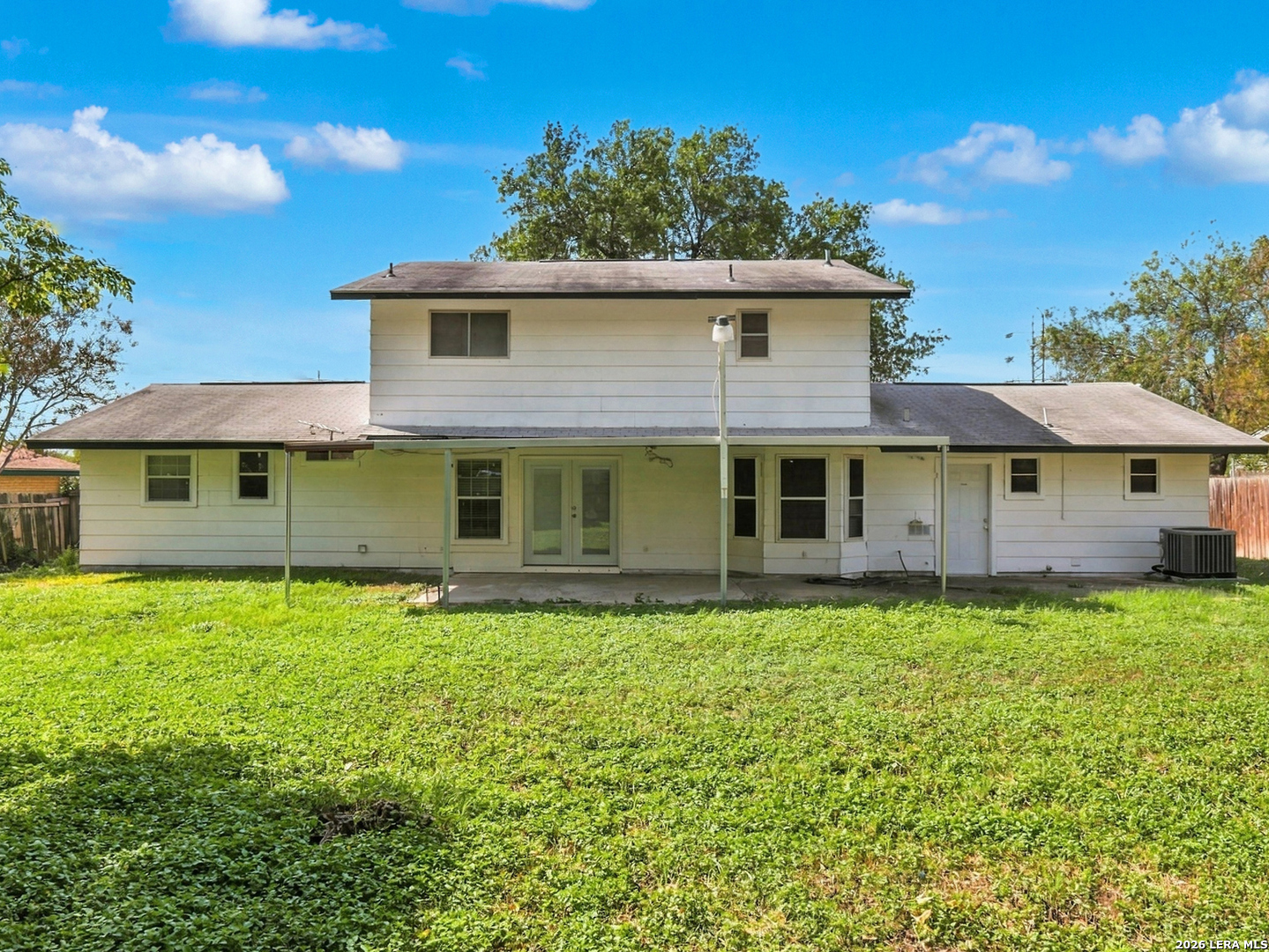 8006 RUSTIC FOREST DR, San Antonio, TX 78239