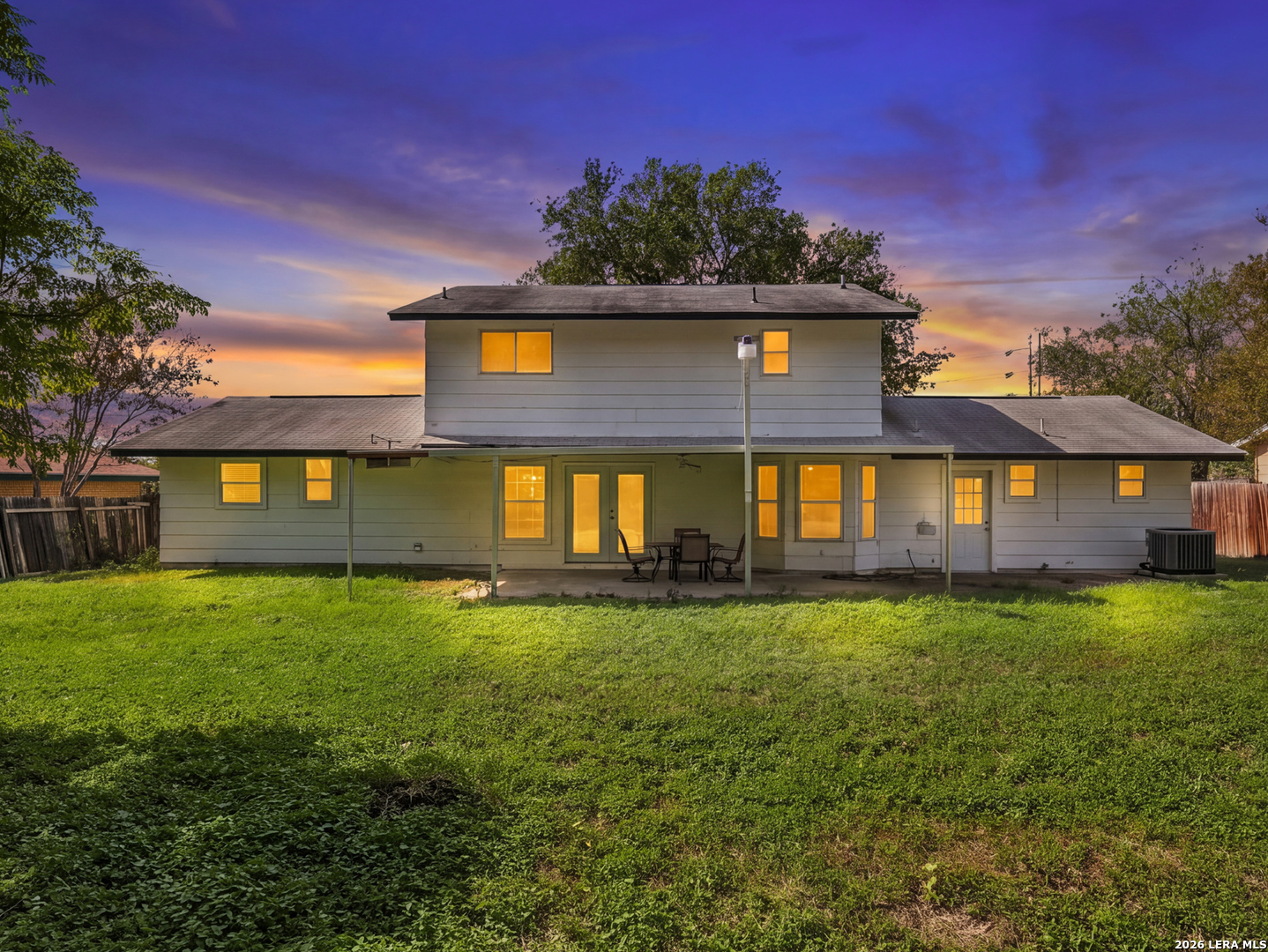 8006 RUSTIC FOREST DR, San Antonio, TX 78239
