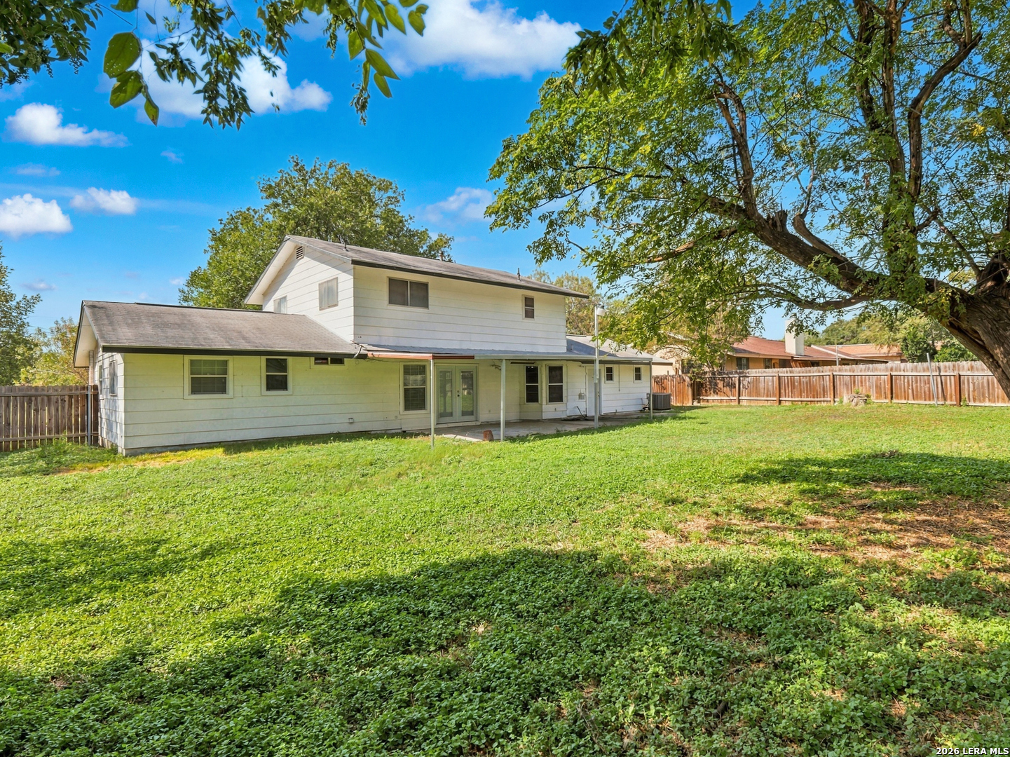8006 RUSTIC FOREST DR, San Antonio, TX 78239