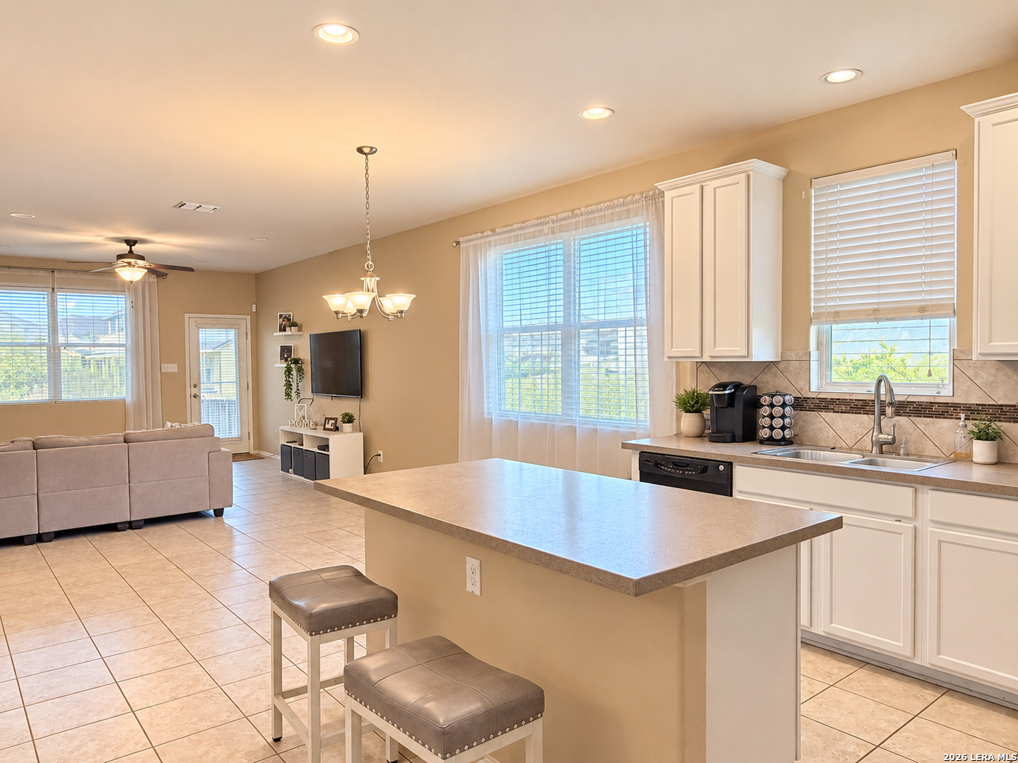2935 Thunder Gulch, San Antonio, TX 78245