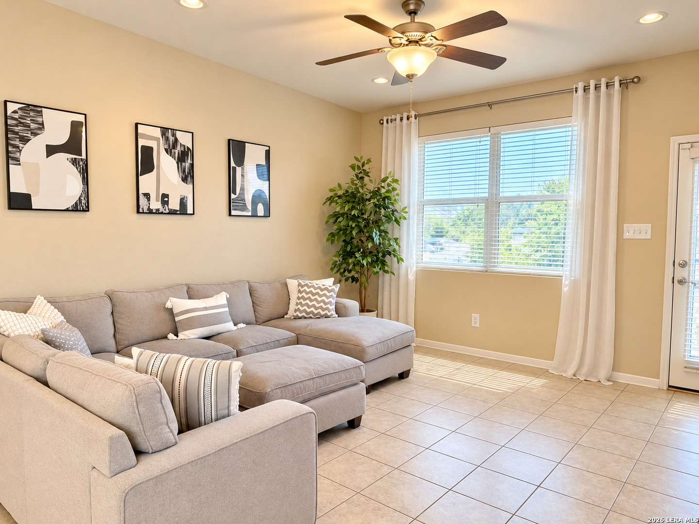 2935 Thunder Gulch, San Antonio, TX 78245