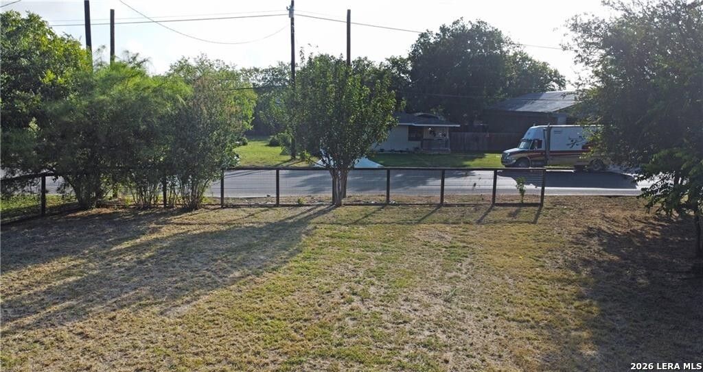 962 S CASTELL AVE, New Braunfels, TX 78130