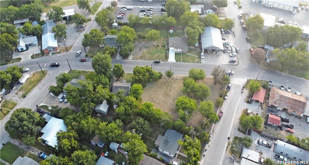 962 S CASTELL AVE, New Braunfels, TX 78130