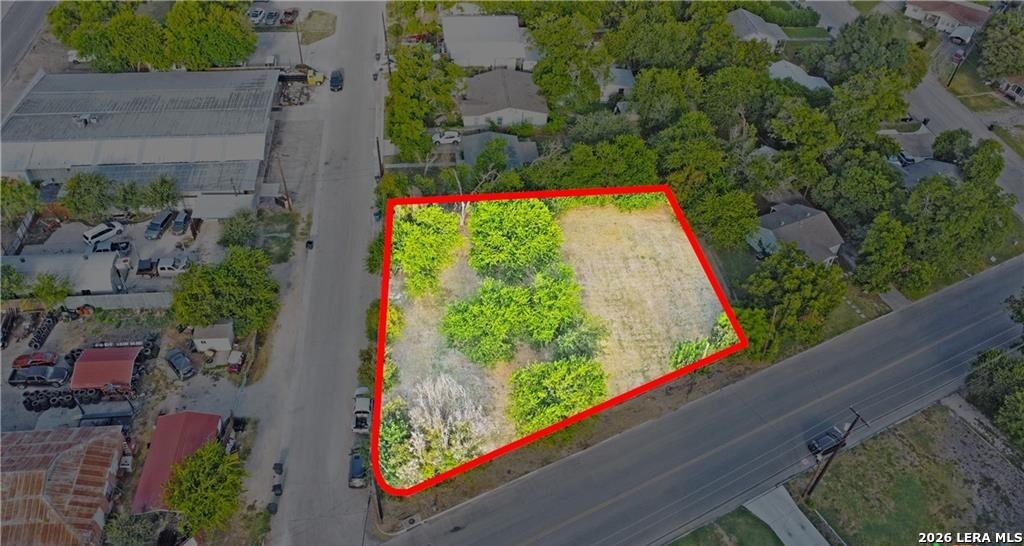 962 S CASTELL AVE, New Braunfels, TX 78130