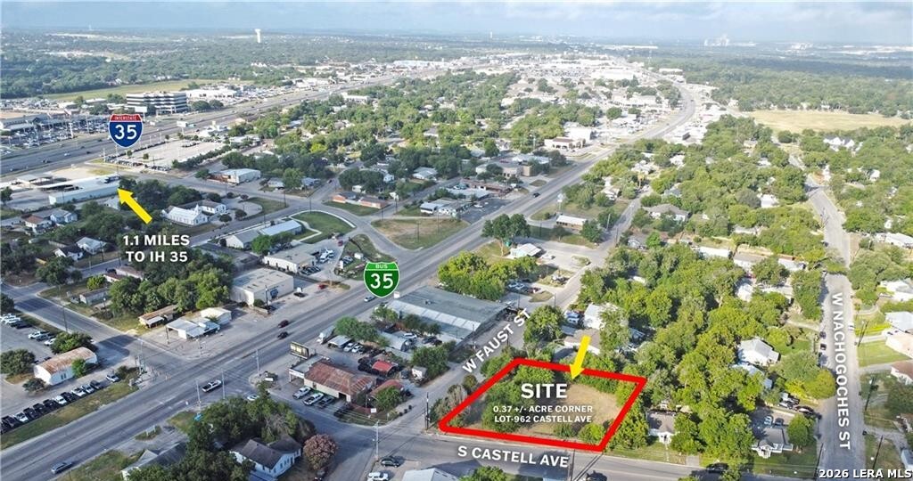 962 S CASTELL AVE, New Braunfels, TX 78130