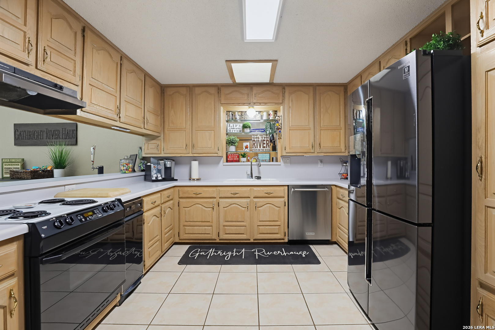 1271 White Water Rd, New Braunfels, TX 78132