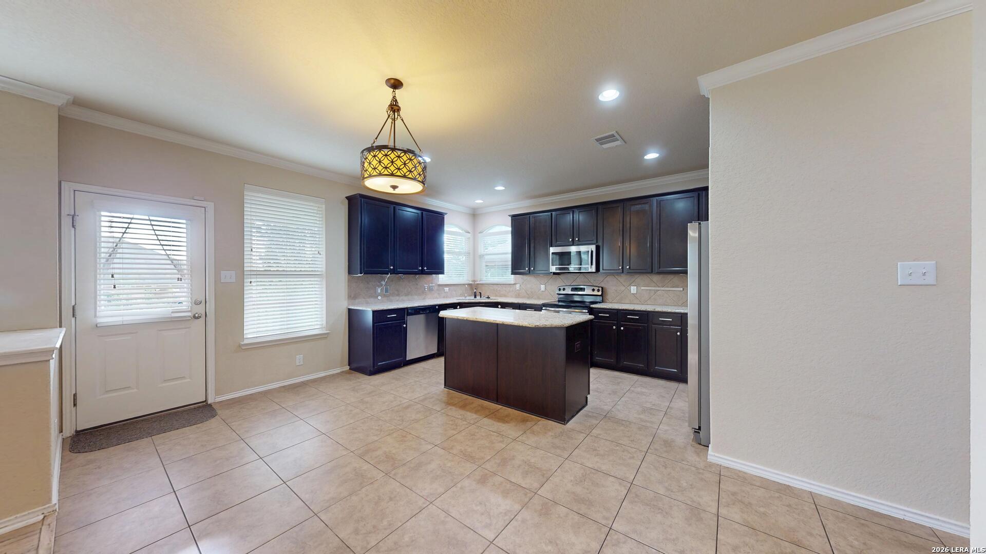229 KENSINGTON DR, Cibolo, TX 78108