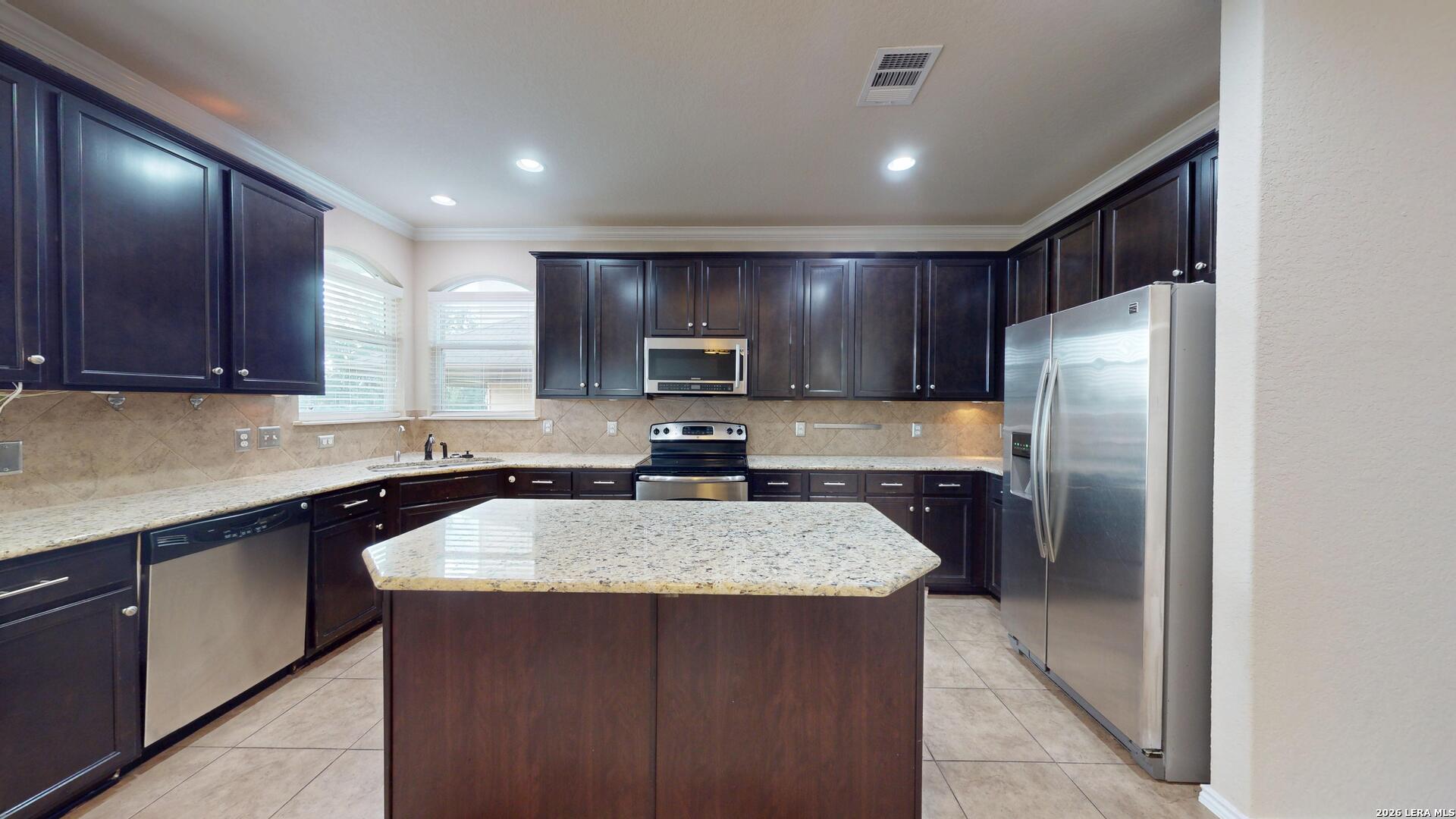 229 KENSINGTON DR, Cibolo, TX 78108