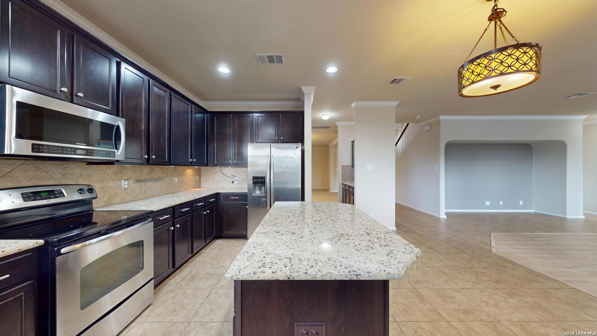 229 KENSINGTON DR, Cibolo, TX 78108