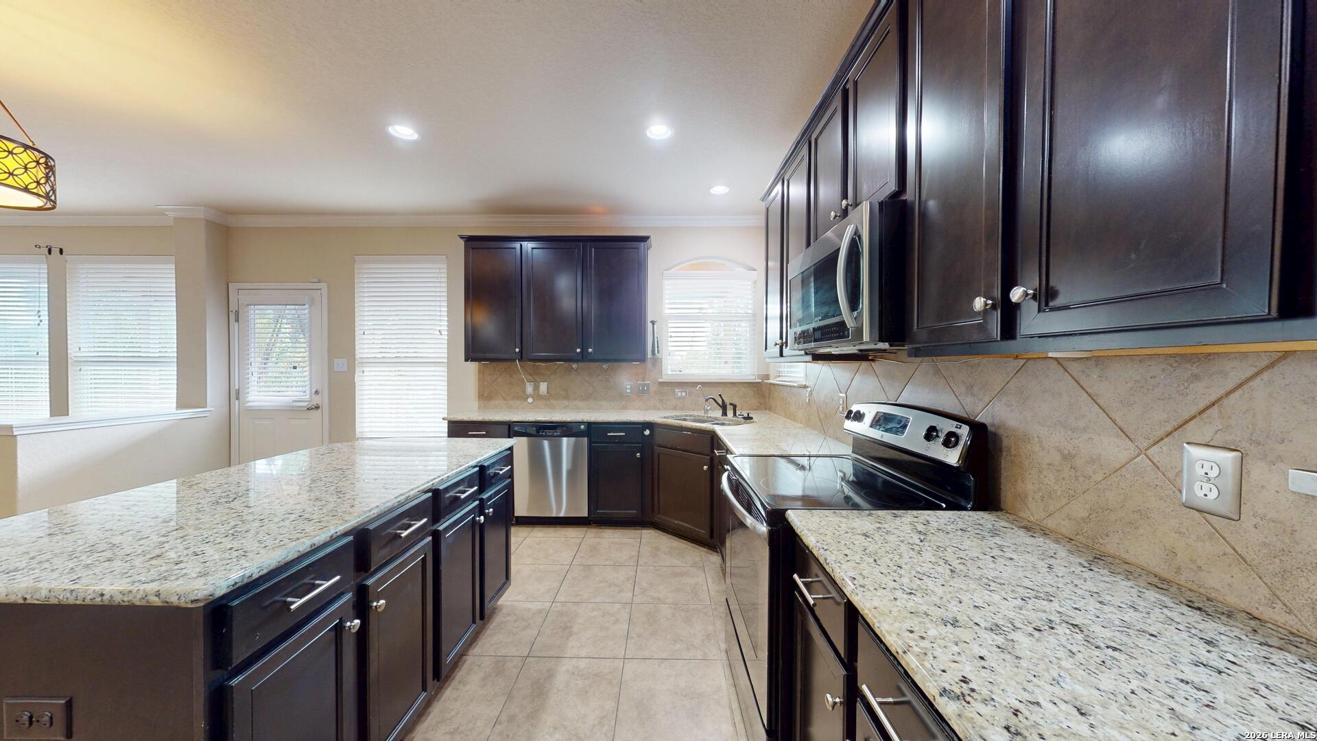 229 KENSINGTON DR, Cibolo, TX 78108