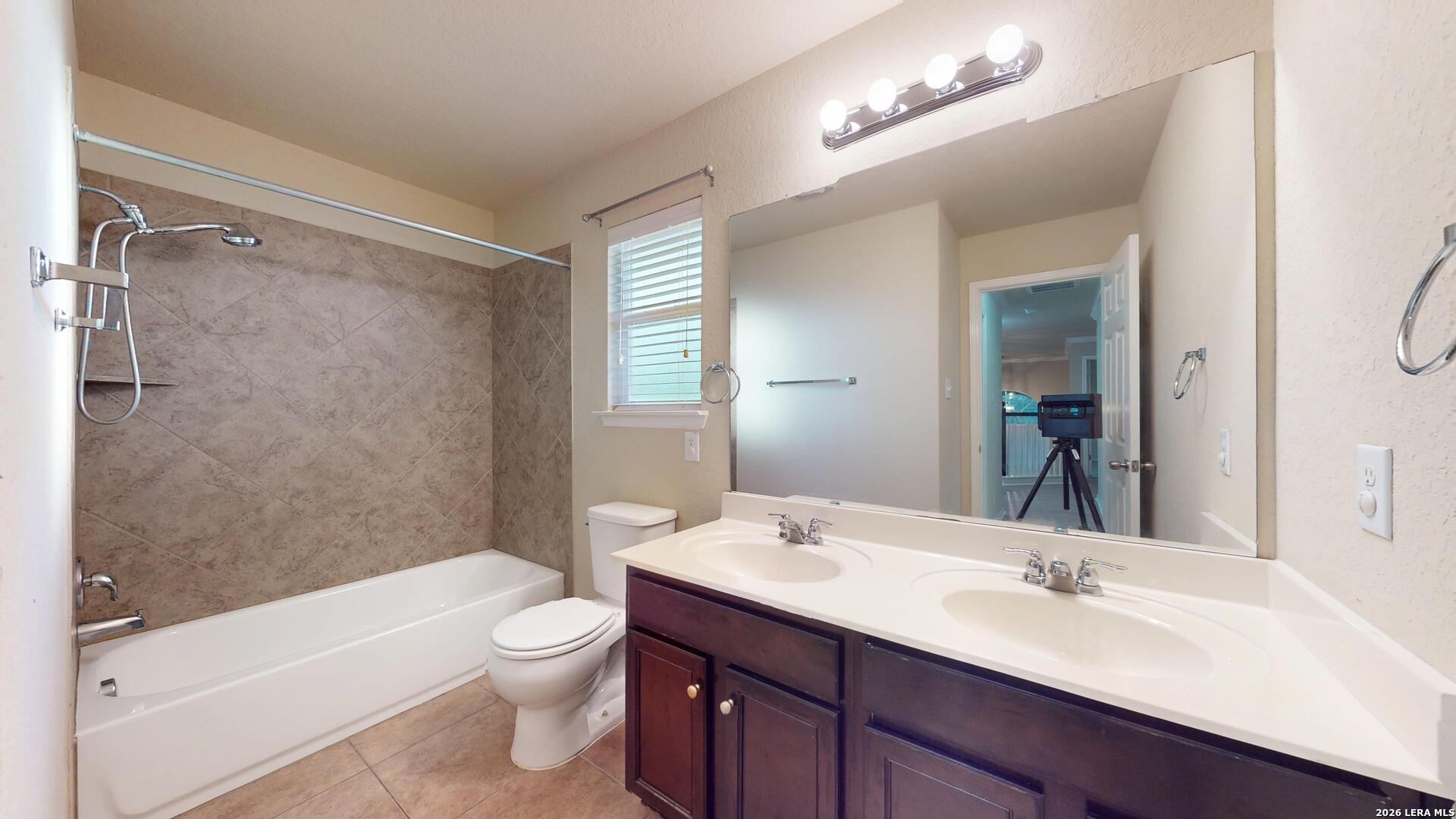 229 KENSINGTON DR, Cibolo, TX 78108