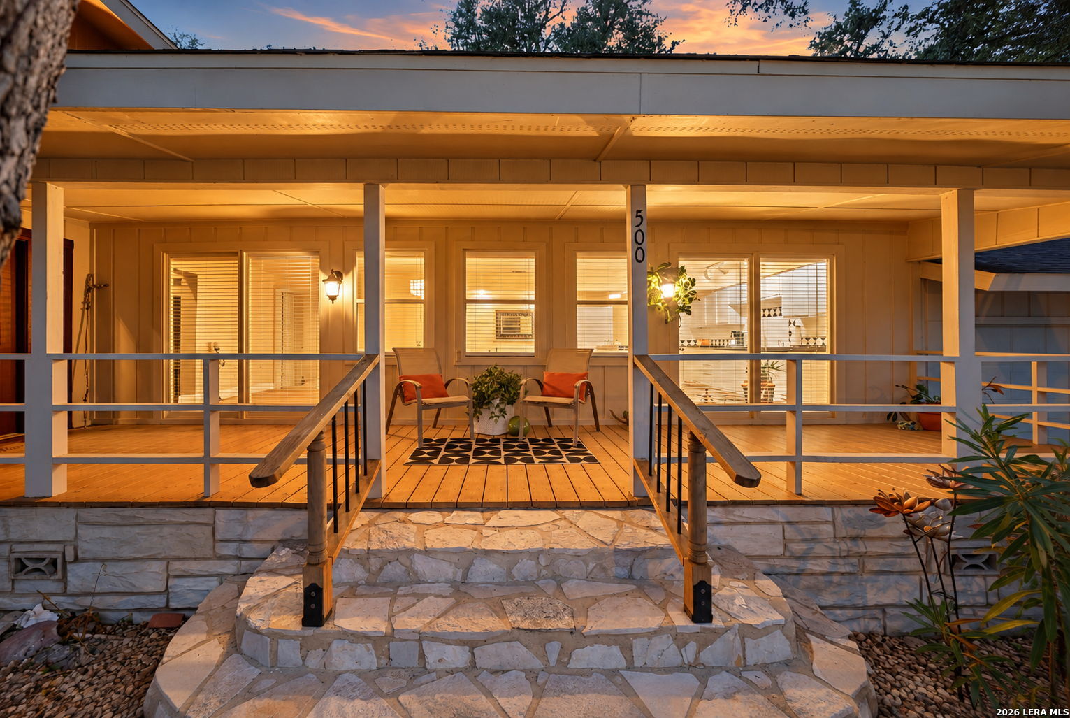 500 KINGS POINT DR, Canyon Lake, TX 78133