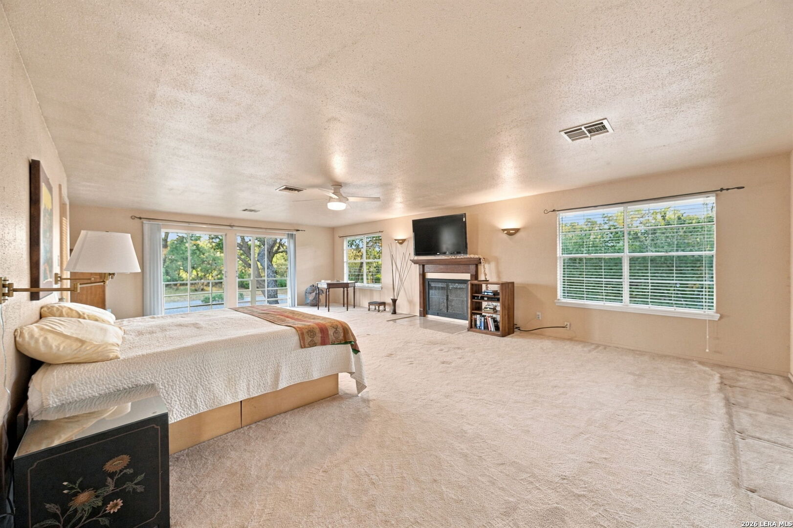 500 KINGS POINT DR, Canyon Lake, TX 78133