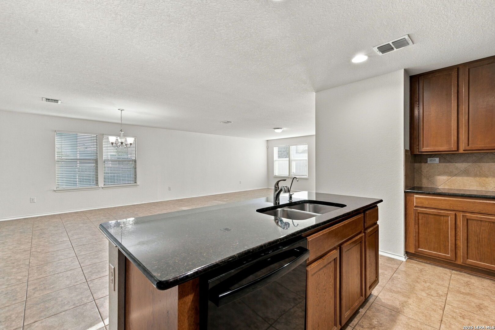 7563 Copper Kettle, Converse, TX 78109