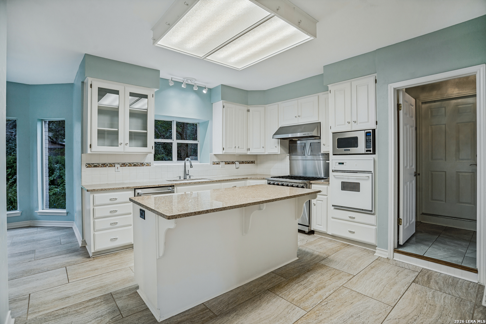 13238 HUNTERS VIEW ST, San Antonio, TX 78230