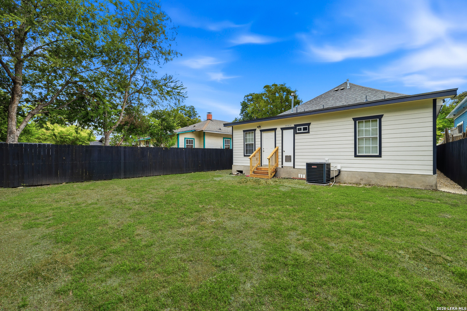 905 LAMAR ST, San Antonio, TX 78202